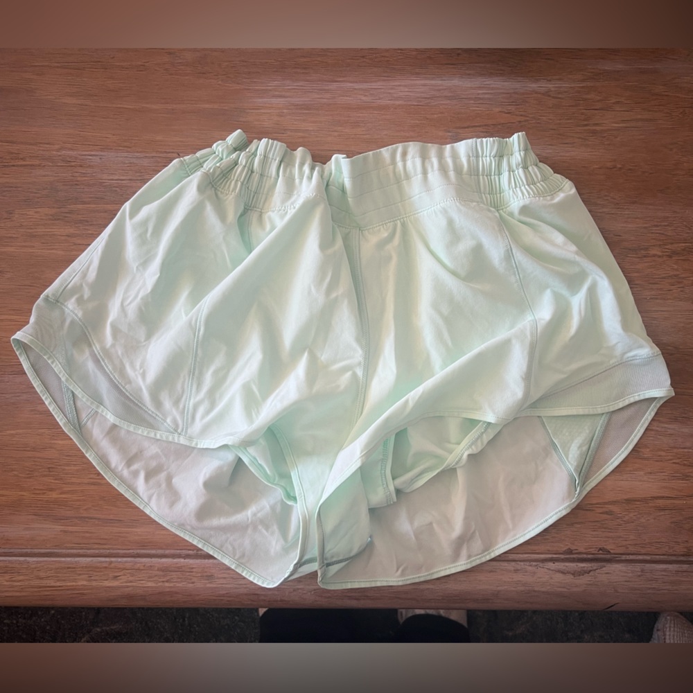 Lululemon hotty hot shorts HR 2.5